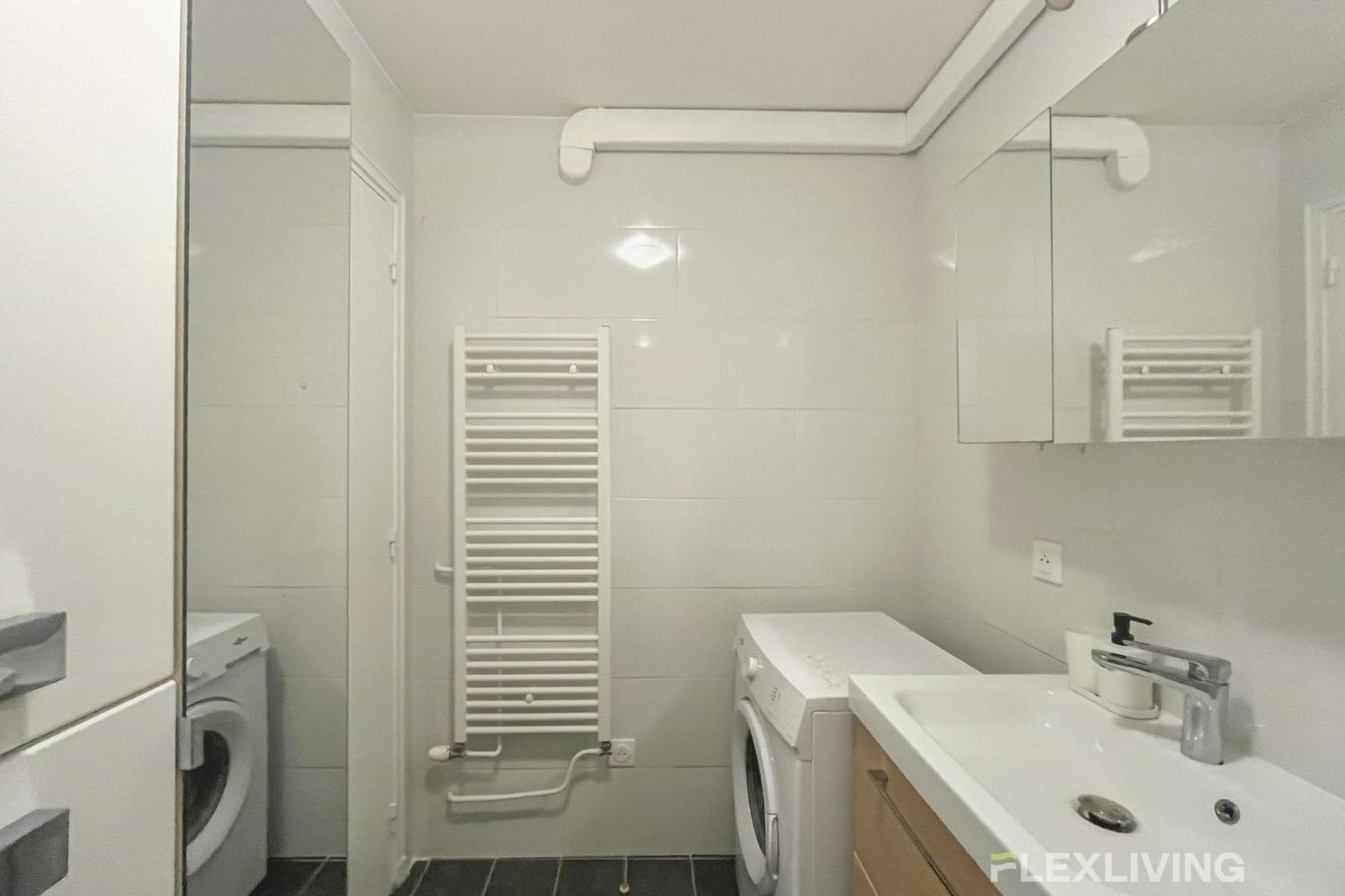 Flexliving - Whole House - Claude Tillier Apartment Paris